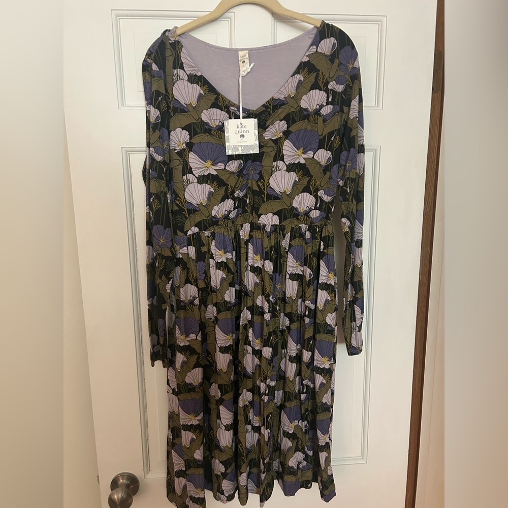 Women’s Kate Quinn long sleeve twirl dress. Poppy bat print. NWT. Large.